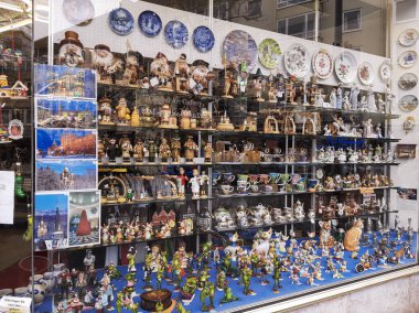 Hediyelik eşya satan eski bir pazar. Yüksek kaliteli fotoğraf.