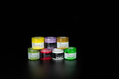 Holi günü için toz dolu bir renk