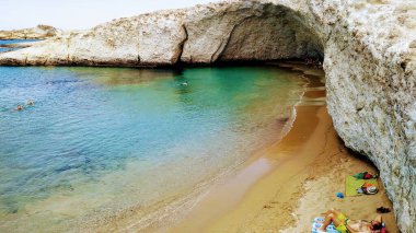 Alogomandra plajı, Milos, Kiklad Yunanistan