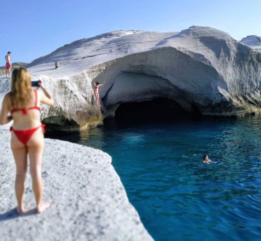 Sarakiniko Beach Milos Yunanistan
