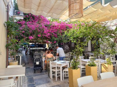 Ermoupoli, Syros, Yunanistan 'daki geleneksel taverna
