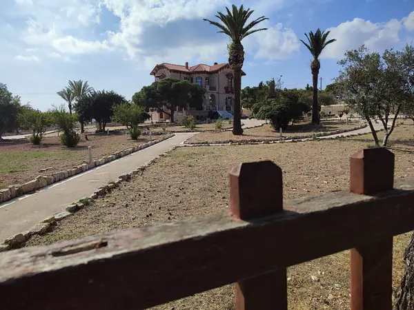 Poseidonia, Syros, Yunanistan 'daki geleneksel konak (Tsiropina)