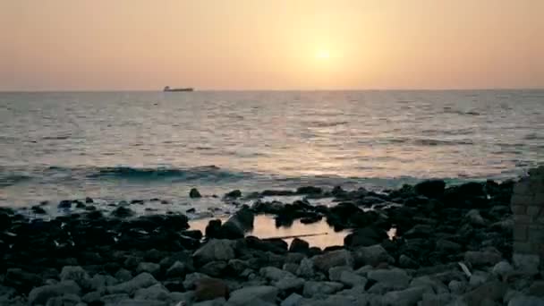 Zeitraffer Videoaufnahme Des Mittelmeeres Bei Sonnenuntergang Ein Schiff Horizont Hochwertiges — Stockvideo