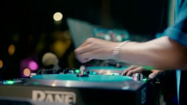 Partideki DJ..