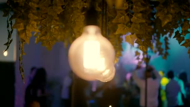 Oldtimer Glühbirnen Inneren Des Festsaals Abend Bei Den Tänzen Der — Stockvideo