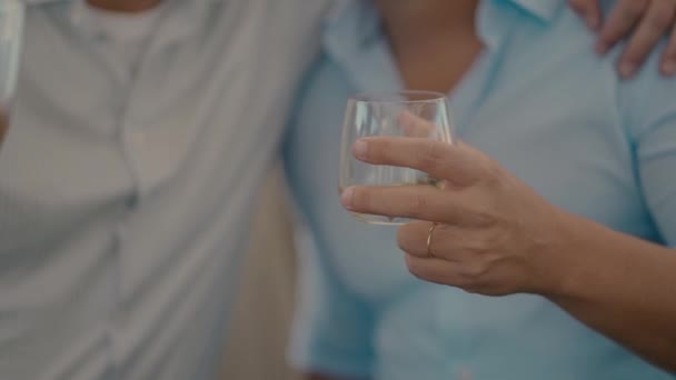 Close Video Shot Two Men White Shirt Shirt Clinking Glasses — Stok Video