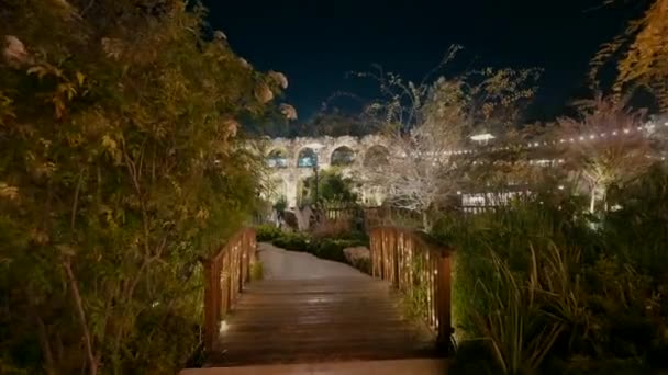 Мбаппе Снимал Ночью Парк Развлечений Израиле Сад Мероприятий Освещенным Деревянным — стоковое видео