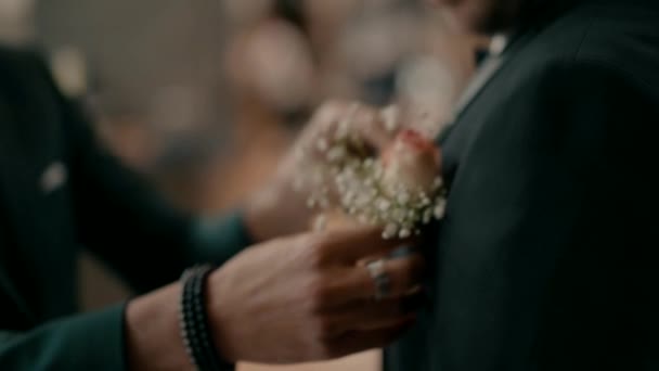 Damat Düğün Için Hazırlanıyor — Stok video