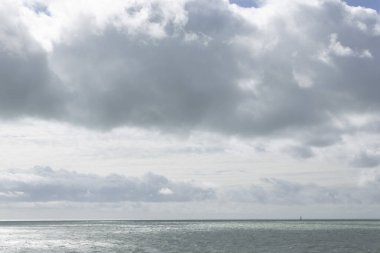 Gouville sur Mer, Manche, Normandiya 'daki sahil kulübeleri ve deniz kıyıları