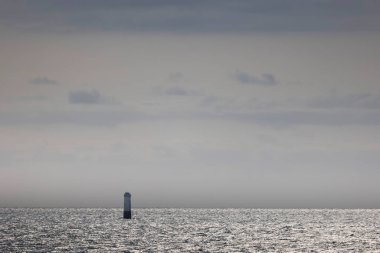 Snequet deniz fenerinde ya da Cotentin yarımadasında, Manche, Fransa 'da Kanal' da gün batımı