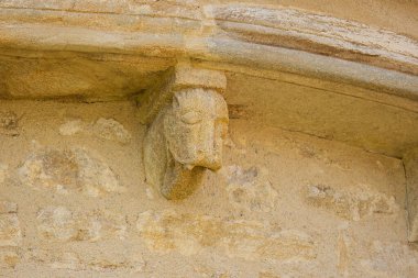 Bourgogne, Orta Fransa 'dan Romanesk tarzında bir kilisenin detayları.