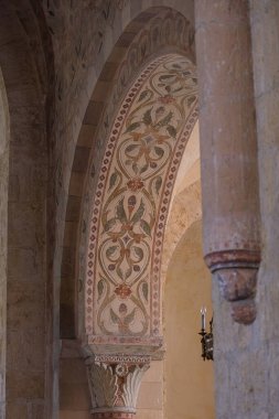 Bourgogne, Orta Fransa 'dan Romanesk tarzında bir kilisenin detayları.