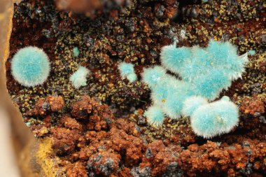 Laurion, Kamariza, Yunanistan 'dan Limonit Üzerine Rosasite Kaynağı