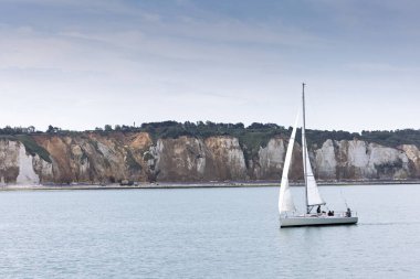 Manzaralar ve Tebeşir uçurumları Fransa 'nın Kanal kıyısı boyunca, Normandiya