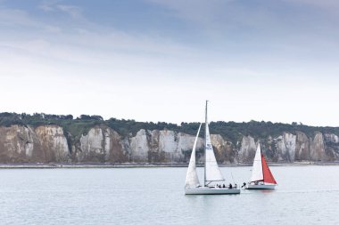 Manzaralar ve Tebeşir uçurumları Fransa 'nın Kanal kıyısı boyunca, Normandiya