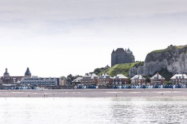 Manzaralar ve Tebeşir uçurumları Fransa 'nın Kanal kıyısı boyunca, Normandiya