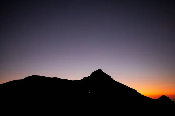 Dağlarda gün batımı