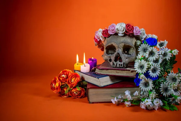Skull Flowers Table Candle Orange Background — Stock Photo, Image