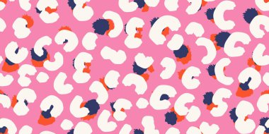 Yumuşak pembe arka planda koyu krem, donanma ve turuncu lekeli modern kusursuz hayvan esinlenilmiş desen. Vektör leopar izi. Moda, tekstil ve kırtasiye için ideal moda, canlı tasarım.,