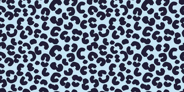 Sade, leopar desenli, siyah lekeli, açık mavi arka planda organik şekilli. Tekstil, moda, dijital duvar kağıtları, yaratıcı markalaşma projeleri için cesur, modern, modaya uygun tasarım