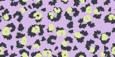 Kusursuz soyut leopar desenli mor, mor arkaplan ve oyuncu siyah ve yeşil noktalar. Moda, tekstil, ambalaj ve modern markalaşma projeleri için mükemmel bir moda vektör tasarımı