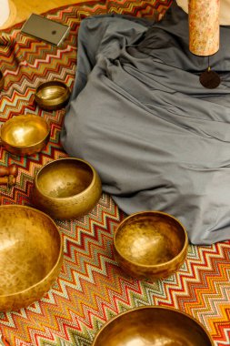 Tibetan singing bowls meditation event 