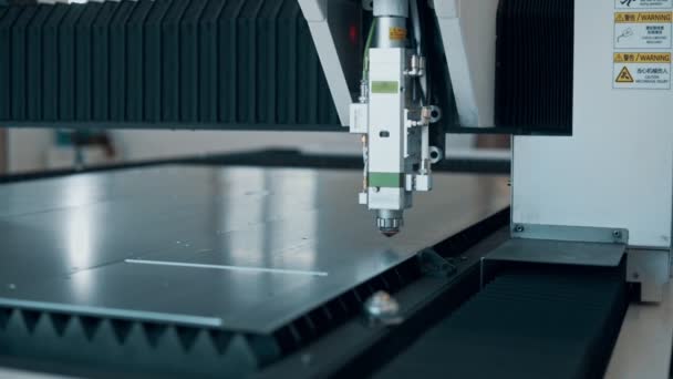 Metal Işleten Cnc Değirmen Makinesi Metal Modern Işleme Teknolojisi Kesiliyor — Stok video