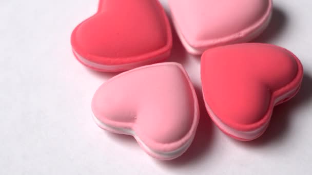 Makaroniki Kształcie Serca Obracają Się Białym Tle Koncepcja Walentynek — Wideo stockowe