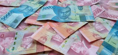 Endonezya para banknotları, yüz bin rupi ve elli bin rupiah, Endonezya para birimi, Endonezya parasını kapatın..