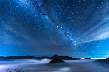 Bromo Dağı, Doğu Java, Endonezya 'da yer alan bir volkandır.