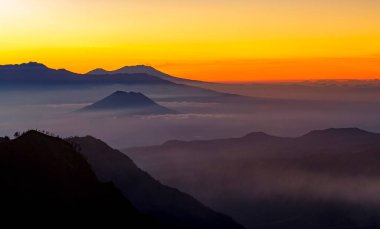 Bromo Dağı, Doğu Java, Endonezya 'da yer alan bir volkandır.