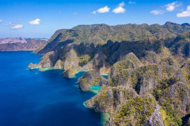 Similan Adaları, Tayland 'ın güneyinde Phang Nga eyaletinin Andaman Denizi kıyısında yer alan bir takımadalardır. Hindistan ve Tayland arasındaki deniz sınırı..
