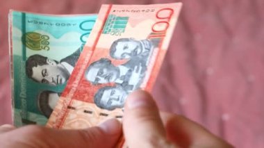 Para saymak, Dominik Cumhuriyeti pesoları, çeşitli banknotlar, turist cenneti paraları