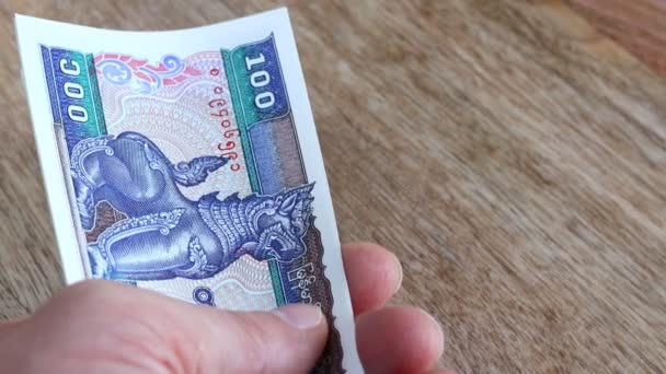 Myanmar Munt Bankbiljetten Tellen Hand Geld Birmaanse Kyat Financieel Concept — Stockvideo