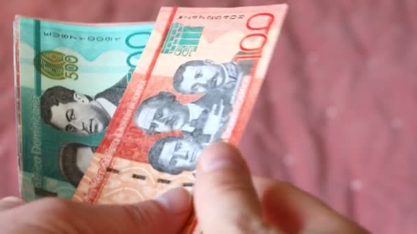 Liczenie Pieniędzy Peso Dominikany Różne Banknoty Waluta Turystycznego Raju — Wideo stockowe