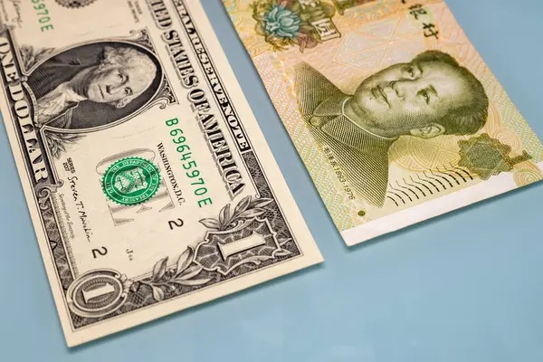 Bankovky Jednoho Čínského Jüanu Jednoho Amerického Dolaru Finanční Koncepce Hospodářská — Stock fotografie
