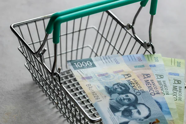 Pénzügyi Koncepció Infláció Mexikóban Emelkedő Árak Boltokban Üres Bevásárlókocsi Mexikói — Stock Fotó
