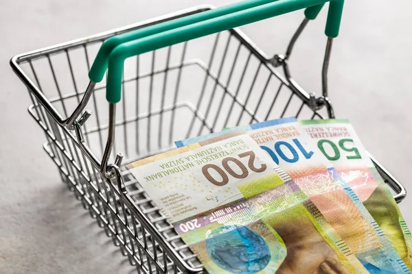 Conceptul Financiar Inflația Din Elveția Creșterea Prețurilor Magazine Coșul Cumpărături — Fotografie, imagine de stoc