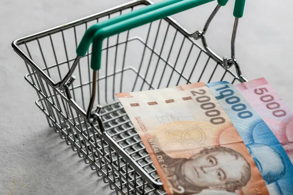 Pénzügyi Koncepció Infláció Chilében Emelkedő Árak Boltokban Üres Bevásárlókocsi Chilei — Stock Fotó