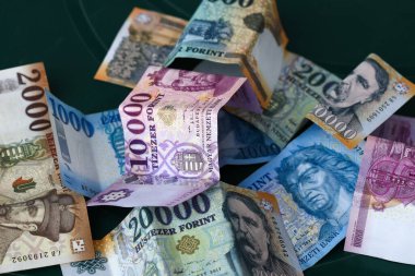 Macar sahte parası. Macaristan 'da banknotlar, tüm mezhepler, Bizness ve Finans