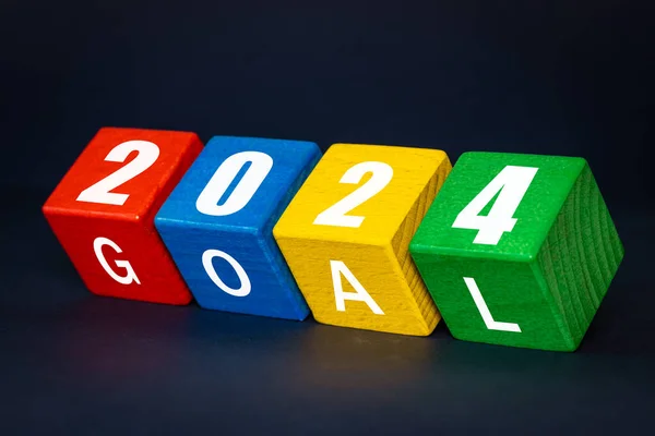 2024 Bienvenido Año Nuevo Fecha Bloques Madera Colores Letras Objetivos —  Fotos de Stock