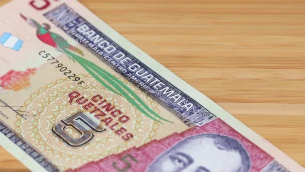 Guatemala Dinheiro Quetzales Várias Notas Colocadas Sobre Mesa Moeda Guatemalteca — Vídeo de Stock