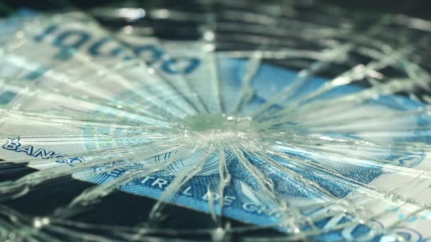 Chile Geld Peso Abwertung Geschäftskonzept Zerbrochenes Glas Und Spinnende Chilenische — Stockvideo