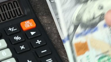 Amerikan Doları, Vergileri ve Finansal Yerleşimler, İş ve Ekonomik Konsept, Hesap Makinesi ve 100 dolarlık faturalar, bütçe ve harcamalar