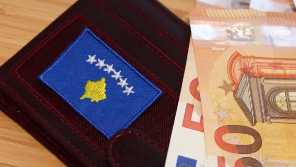 코소보 코소보 지역에 코소보의 상징으로 지갑의 배경에 유로를 국가의 — 비디오