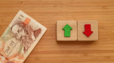 Çek Cumhuriyeti, Finansal Pazar, Ekonomik analiz, faiz oranları, hisse senetleri, tahviller, sıralama, ev bütçesi, mortgage, kredi oranları, yukarı veya aşağı, ok sembolü, Çek korunasını da sayarsak, yakın plan