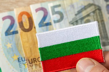 Bulgaristan Euro. 2025 Avrupa Birliği 'nin ortak para biriminden oluşmaktadır. Bulgaristan bayrağı. Finansal iş kavramı. Bulgaristan 'ın 2025 yılında avro para birimini kabul etmesi planlanıyor
