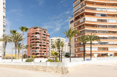İspanya 'da bir ev. Yeni konut inşaatı. İspanyol konutları kavramı
