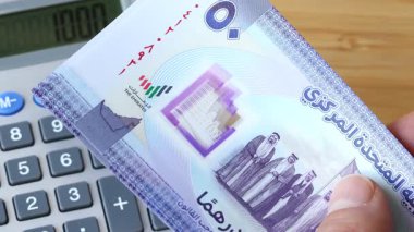 Birleşik Arap Emirlikleri parası. Arap topraklarının dönüşümü. Hesap Makinesi, Ekonomik Konsept, Finansal İş