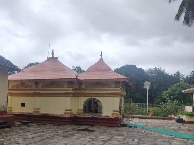 Karnataka 'da Ankola adında küçük bir köyde bulunan Hint Hindu tapınağı.